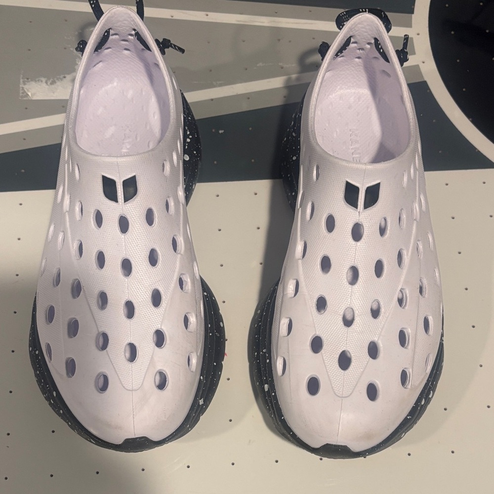 Kids' White and Black Water Shoes